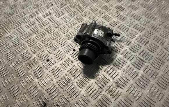 Toyota Land Cruiser (HDJ90) Vacuum pump
