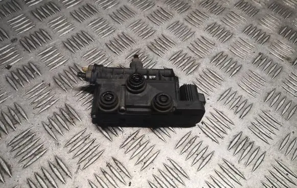 Land Rover Range Rover Sport L320 Air suspension control unit module (rear) RVH000095