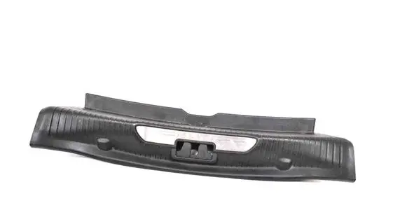 Trunk/boot sill cover protection