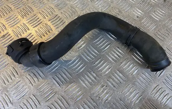 Opel Astra J Engine coolant pipe/hose 13363317 565563397