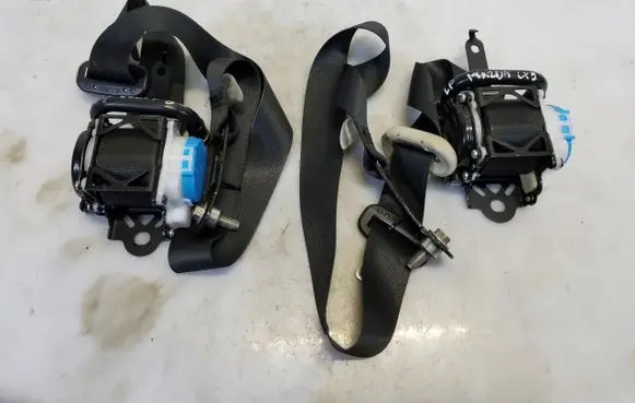 Mazda CX-5 Front seatbelt