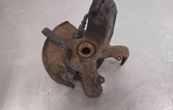 Volkswagen Golf IV Front wheel hub spindle knuckle