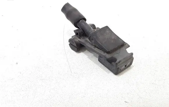 Volkswagen PASSAT B5 Windshield washer spray nozzle 3B0955985C