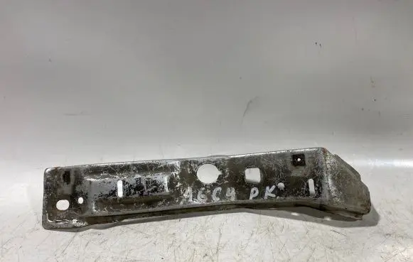 Audi A6 S6 C4 4A Radiator support slam panel bracket 