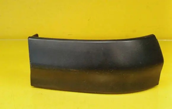 Rear/tail light trim molding