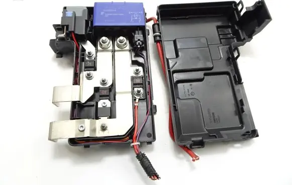 Volvo V60 Fuse box set 31337183 008106 K067R