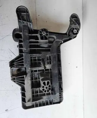 Volkswagen Jetta VI Battery tray 1K0915333