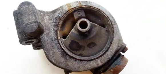 Mitsubishi Space Wagon Engine mount bracket MR27242