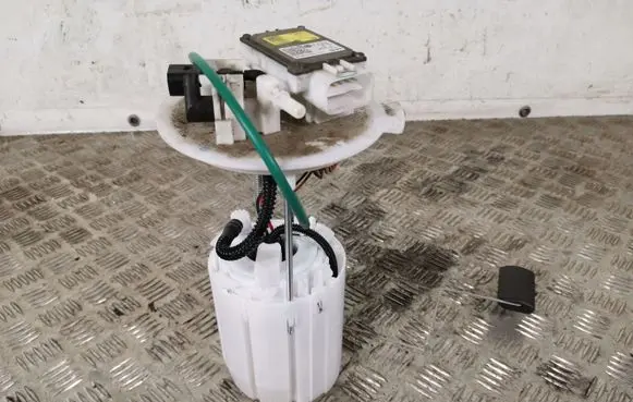 Hyundai Santa Fe In-tank fuel pump 33040S1500