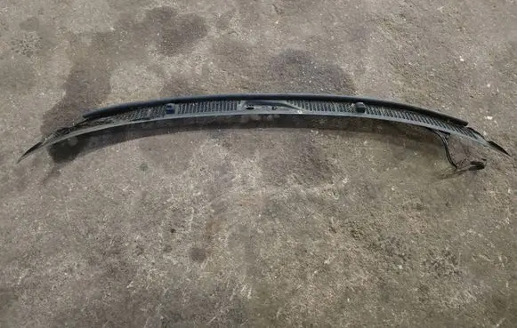 Audi A8 S8 D2 4D Wiper trim 4D1805097B