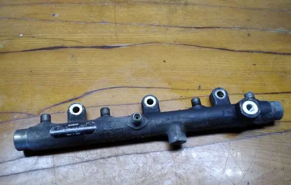 Peugeot 406 Fuel main line pipe 0445214019