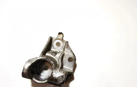 Citroen Xsara Engine mounting bracket 115632