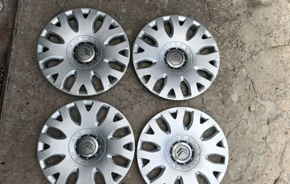 Citroen Xsara Picasso R15 wheel hub/cap/trim 9648926880