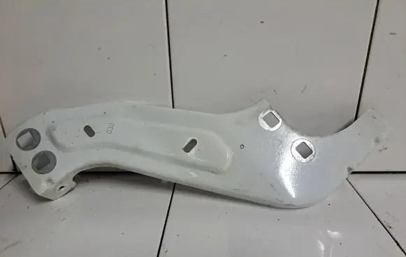 Citroen Berlingo Headlight/headlamp mounting bracket