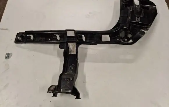 BMW X1 F48 F49 Rear bumper mounting bracket 7381120