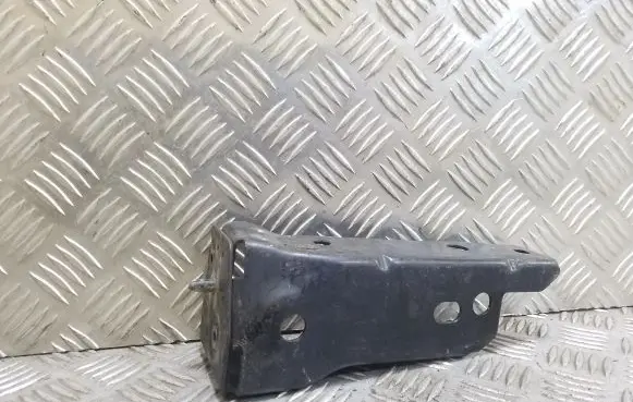 Volkswagen PASSAT B4 Front bumper mounting bracket 3A0807133C