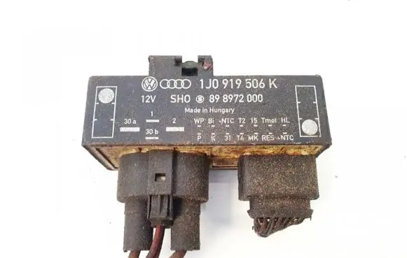 Coolant fan relay