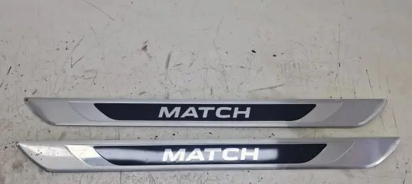 Volkswagen Golf VI Trim molding 