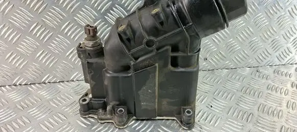 Oil filter mounting bracket