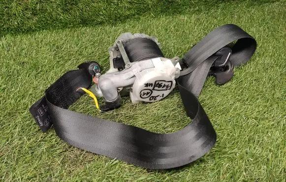 Hyundai i20 (PB PBT) Front seatbelt 888701J200