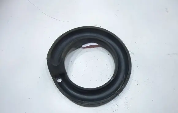 Volkswagen Touareg II Front coil spring rubber mount 7P0411189A