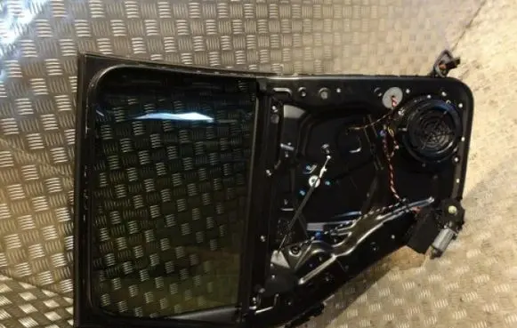 Porsche Cayenne (9Y0 9Y3) Front door