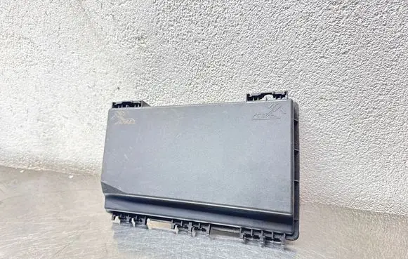 Opel Insignia A Fuse box cover 13125865