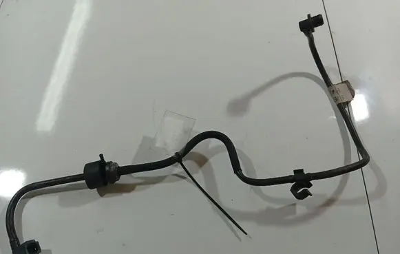 Ford Focus C-MAX Fuel line pipe 