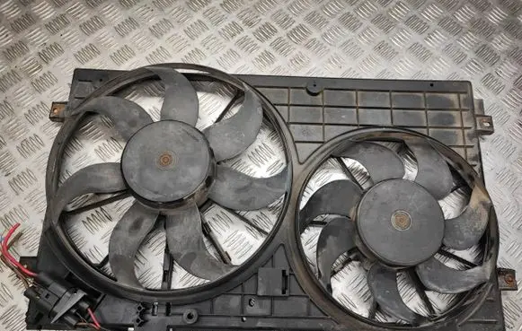 Skoda Octavia Mk2 (1Z) Radiator cooling fan shroud 1355D300186 1K0121207T