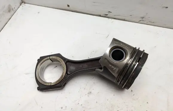 Mercedes-Benz ML W164 Piston with connecting rod 8349F