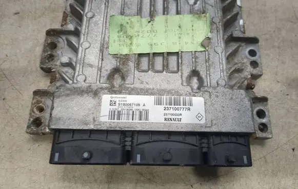 Renault Scenic III - Grand scenic III Engine control unit/module S180067109A 237100777R 237100033R