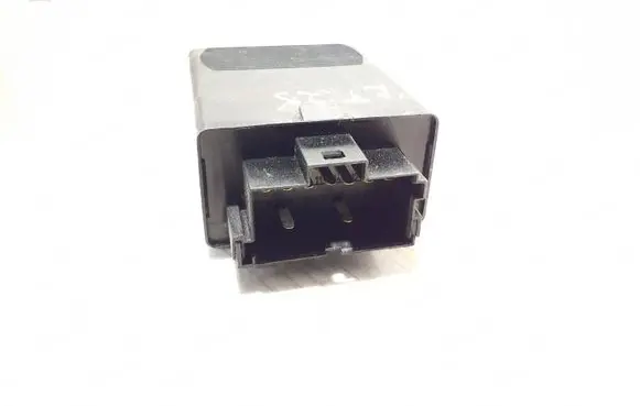 Volkswagen II LT Coolant fan relay 0165452432 05041000