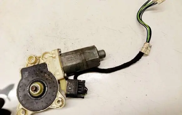 Mercedes-Benz E W211 Front door window regulator motor A2118203042 993627101