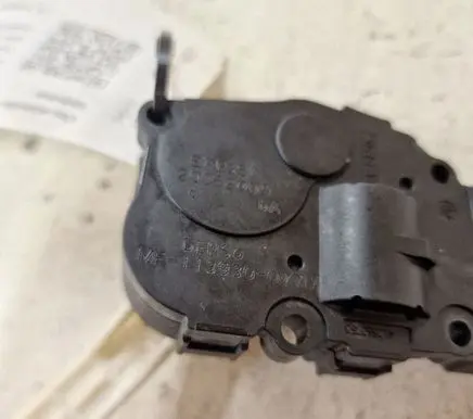Jaguar XF X250 Air flap motor/actuator MF1139300770