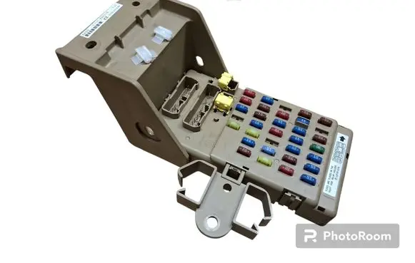 Subaru Forester SH Fuse module 82201FG010