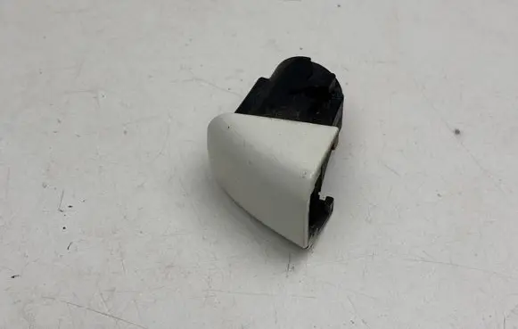 Audi Q3 8U Front door handle cover 8T0837167A