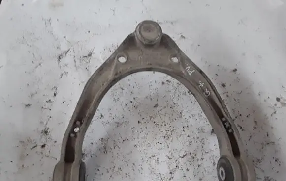 Audi Q7 4L Front upper control arm/wishbone 7L0407047A
