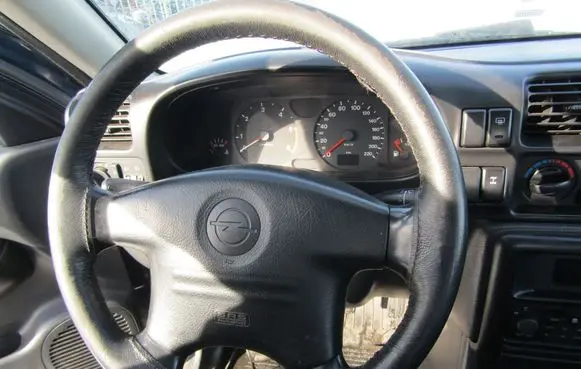 Opel Frontera B Steering wheel 