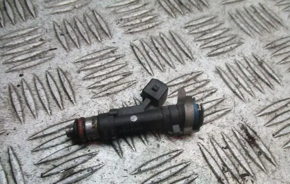 Dacia Logan I Fuel injectors set 