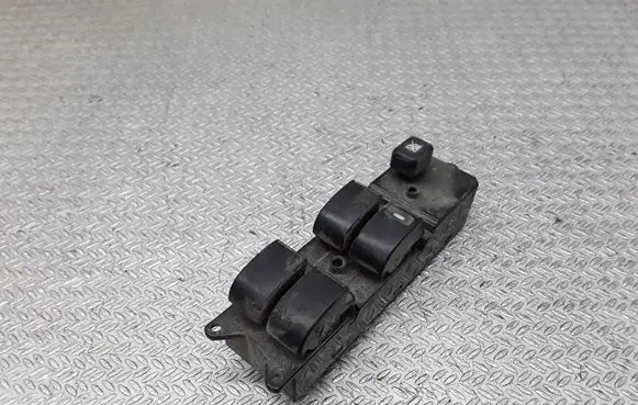 Mitsubishi Lancer X Electric window control switch 8608A160