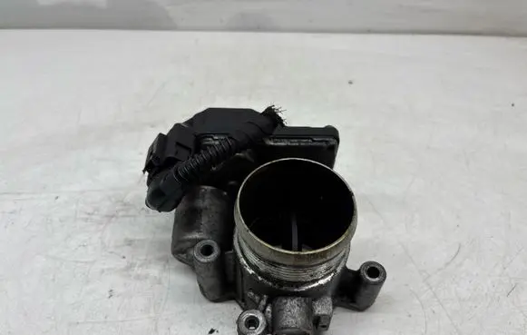 Volkswagen Tiguan Throttle valve 03L128063E