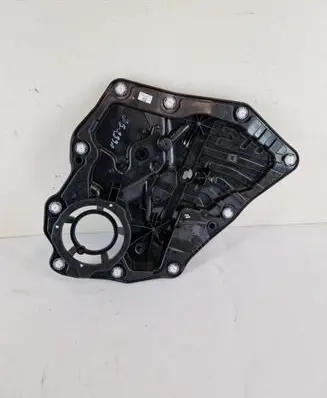 Rear window lifting mechanism without motor