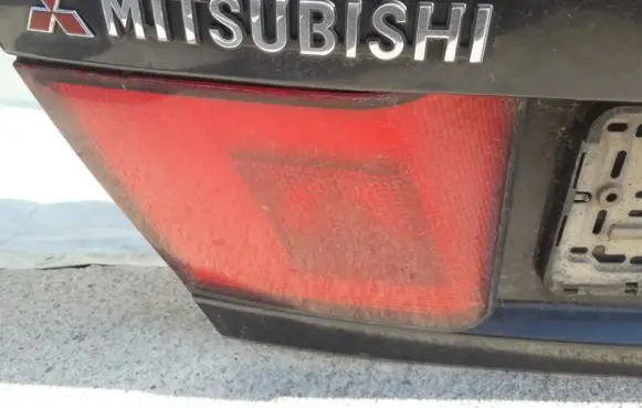 Mitsubishi Carisma Tailgate rear/tail lights