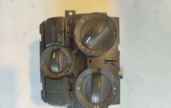 Mercedes-Benz Vito Viano W639 Climate control unit A6398301185 5HB00851100