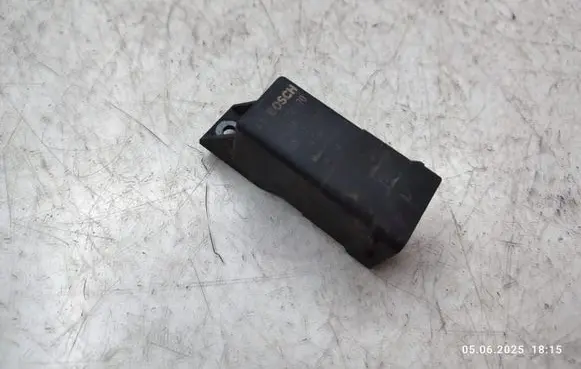 Nissan X-Trail T32 Glow plug pre-heat relay 0281003070