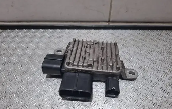 Hyundai i30 Coolant fan relay 