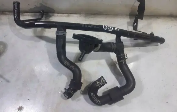 Volkswagen PASSAT B8 Engine coolant pipe/hose 3Q0121070Q