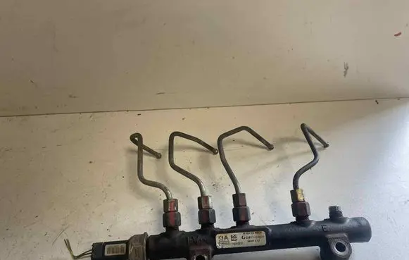 Volvo V50 Fuel main line pipe 9685297580 28497Z01 110342212