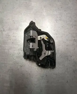 BMW X6 F16 Rear door lock 7473147