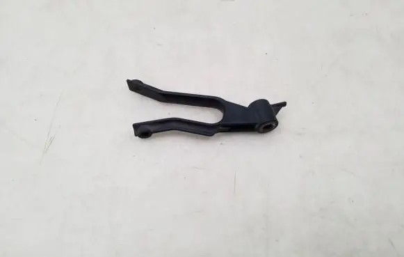Opel Zafira B Radiator mount bracket 13162131